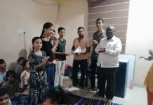 तुरविले एज्युकेशन इन्स्टिट्युट मध्ये महात्मा गांधी प्रश्न मंजुषा.