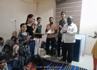 तुरविले एज्युकेशन इन्स्टिट्युट मध्ये महात्मा गांधी प्रश्न मंजुषा.