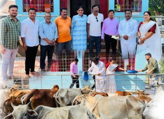 नवरात्र उत्सवात गोमातांच्या सेवेसाठी संजय खाडे यांनी दिले एकावन हजार.