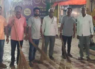 अखंड स्वच्छतेचा जागर, अष्टमीच्या पहाटे स्वच्छ्ता अभियान.
