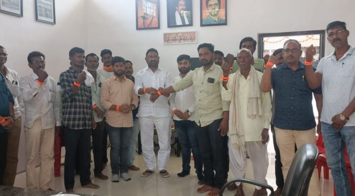 निंबाळा येथील युवकांचा शिवसेनेत (ऊबाठा) प्रवेश.