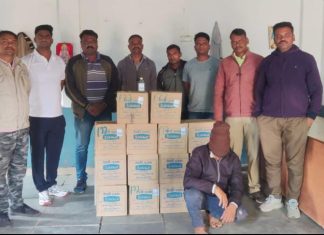 सराटी येथे अवैद्य देशी दारू अड्ड्यावर पोलिसांची धाड.