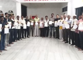 जातनिहाय जनगणनेसाठी वणीतून मुख्यमंत्र्यांना पाठविले 5000 पोस्ट कार्ड व सह्यांची निवेदन.