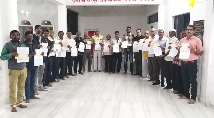 जातनिहाय जनगणनेसाठी वणीतून मुख्यमंत्र्यांना पाठविले 5000 पोस्ट कार्ड व सह्यांची निवेदन.
