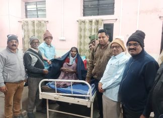 श्री संत गाडगेबाबा पुण्यतिथीनिमित्त गरजवंताना ब्ल्यांकेटचे वाटप