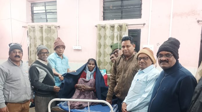 श्री संत गाडगेबाबा पुण्यतिथीनिमित्त गरजवंताना ब्ल्यांकेटचे वाटप