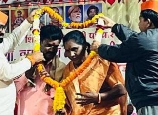 शिंदोला येथील व्यसनमुक्ती सम्राट रामेश्वर खोडे महाराज यांच्या भागवत सप्ताहात असाही वाढदिवस साजरा.