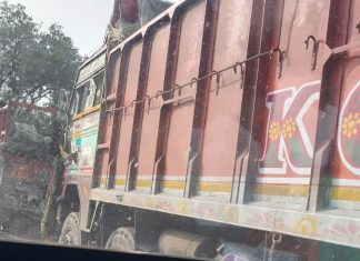 अवैध कोल डेपो, प्रशासनाचा अभय.