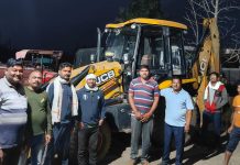 रात्री अडीच वाजता घाटावर तहसीलदार.