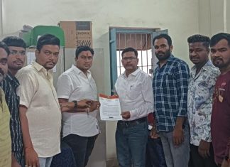 खाजगी इंग्रजी शाळेत फी वरून शिक्षणात भेदभाव.