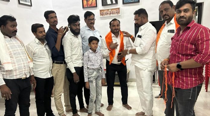 शिंदे गट शिवसेना उप तालुका प्रमुख शिरीष अवताडे यांचा (उबाठा) गटात प्रवेश.