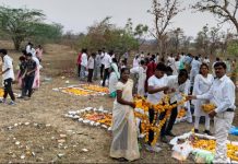 समाधी स्थळी प्रार्थना परंपरा आजही कायम.