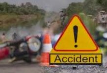 पीकउप व दुचाकीची समोरासमोर धडक, दुचाकीस्वार जागीच ठार.