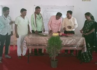 पत्रकार कांबळे यांचा सामाजिक जाणिवेतून साजरा केला वाढदिवस.