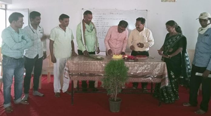 पत्रकार कांबळे यांचा सामाजिक जाणिवेतून साजरा केला वाढदिवस.