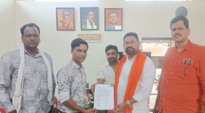 आठवडी बाजारात मटण विक्रिवरून, मटण विक्रेते आक्रमक.
