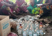 अवैध दारू विक्री विरोधात महिला रस्त्यावर, पोलीस प्रशासनाची अब्रू चव्हाट्यावर.