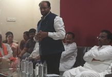 विश्वास नांदेकर यांची पक्षाला सोडचिठ्ठी तर संजय खाडे यांचे निवडणुक चिन्ह शिट्टी.