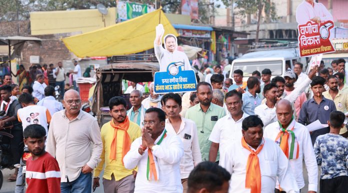 झरी तालुक्यात निनादला शिट्टीचा आवाज, मुकुटबन येथे भव्य पदयात्रा.