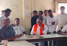 आमदार संजय देरकर यांची शेतकऱ्यांच्या हिता साठी थेट बाजार समिती वर धडक.