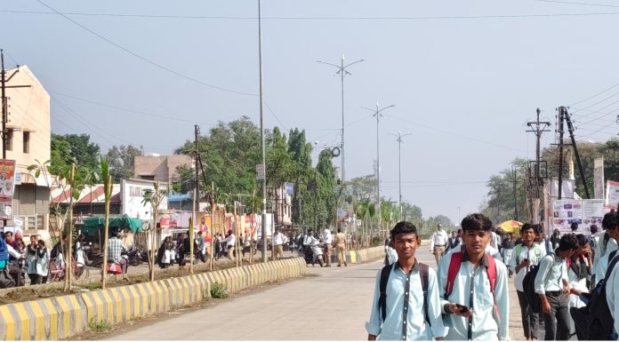 वाहतूक पोलिसांसाठी CCTV कॅमेरे ठरले शोभेची वस्तू…. धूम स्टाईल गाडी कॅमेऱ्यात कैद.