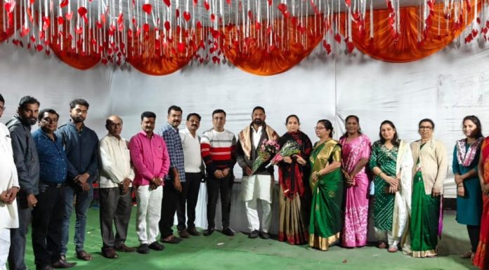 गुरुमाऊली उपासना मंडळातर्फे नवनिर्वाचित आमदार संजय देरकर यांचा सत्कार.