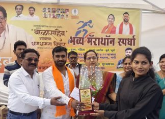 युवासेनेच्या वतीने हिंदुहृदयसम्राट शिवसेनाप्रमुख बाळासाहेब ठाकरे यांना जयंती निमित्त अभिवादन.