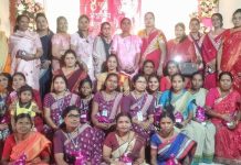 राजस्थानी महिला मंडळ तर्फे प्ले स्कूल मधील मदतनीस महिलांचा सन्मान.