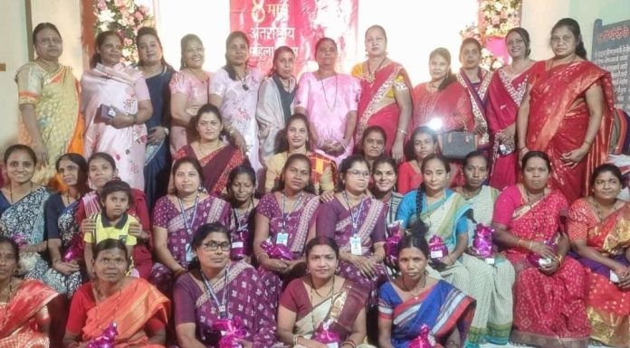 राजस्थानी महिला मंडळ तर्फे प्ले स्कूल मधील मदतनीस महिलांचा सन्मान.