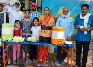 योग वेदांत समितीच्या वतीने वणी बसस्थानकावर शरबत वाटप.