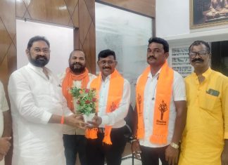 सामजिक कार्यात सक्रिय युवकांनी बांधले शिवबंधन.