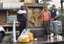 वणी हिंदुहृदयसम्राट बाळासाहेब ठाकरे स्मृती स्थळी स्वच्छ्ता अभियान राबवून अभिवादन.