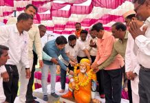 वरोरा येथे श्री संत गाडगे बाबांच्या मुर्तीची प्रतिष्ठापना.