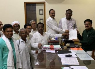 पिकविम्यातून यवतमाळ जिल्ह्यातील शेतकऱ्यांना वगळले .