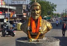 वादग्रस्त पुतळा हलविल्यानंतर मारेगावात तणावपूर्ण शांतता, चर्चेला उधाण