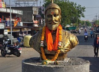 वादग्रस्त पुतळा हलविल्यानंतर मारेगावात तणावपूर्ण शांतता, चर्चेला उधाण