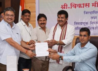 यवतमाळ विधानपरिषद निवडणूक : दुष्यंत चतुर्वेदी यांचा उमेदवारी अर्ज दाखल.